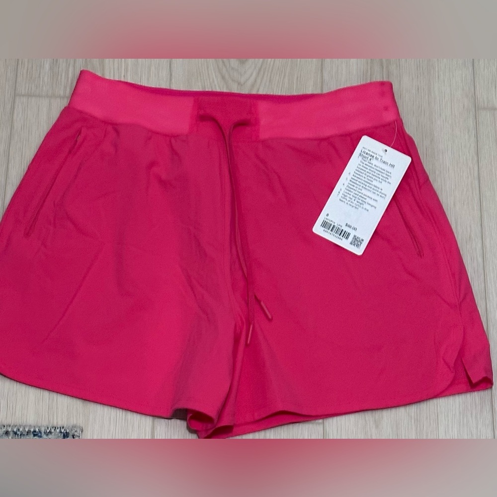 Lululemon- License to Train HR Short 4”